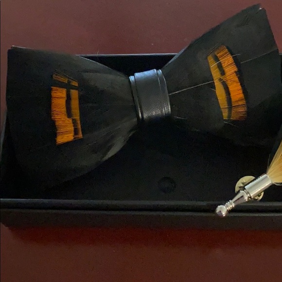 COPY - Feather bow tie holiday collection - Picture 3 of 4